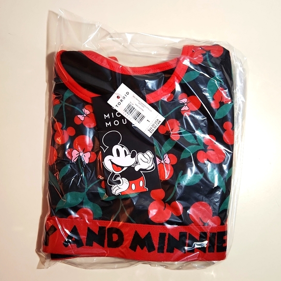 ❤️NWT VINTAGE TORRID BRA DISNEY MICKEY MOUSE BRALETTE CHERRIES PRINT - WIRELESS - Picture 4 of 12